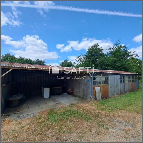Charmante Maison en Pierre avec Dépendances et Terrain !