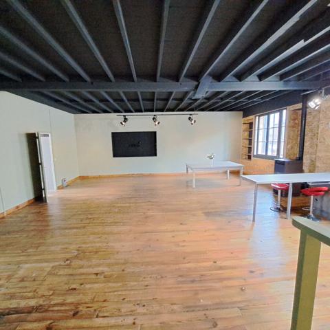 A VENDRE LAVELANET LOFT avec garage et vue sur Montsegur