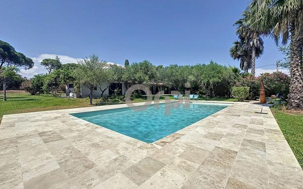 Maison à vendre    5 pièces • 262,45 m2 Roquebrune-sur-Argens