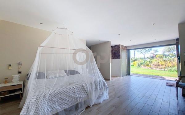 Maison à vendre    5 pièces • 262,45 m2 Roquebrune-sur-Argens