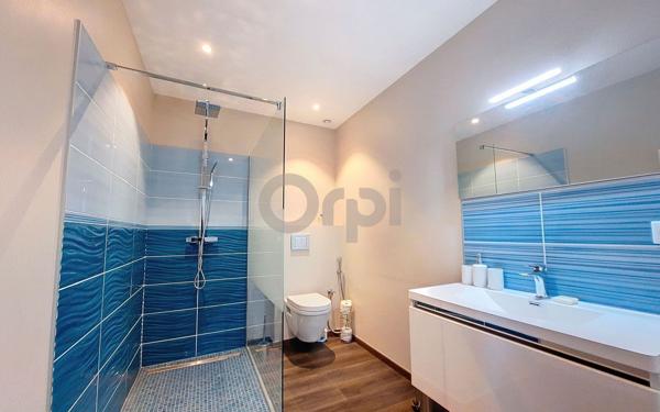 Maison à vendre    5 pièces • 262,45 m2 Roquebrune-sur-Argens
