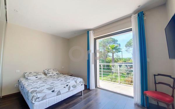Maison à vendre    5 pièces • 262,45 m2 Roquebrune-sur-Argens