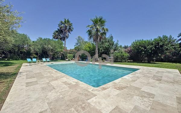 Maison à vendre    5 pièces • 262,45 m2 Roquebrune-sur-Argens