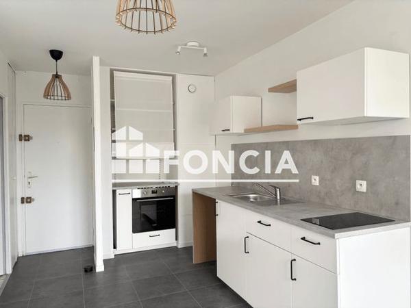 Location Studio 31 m² - 20 RUE DES EBISOIRES Plaisir 78370