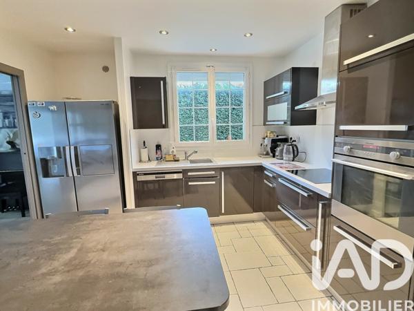 Maison à vendre 8 pièces 213 m² Ozoir-la-Ferrière