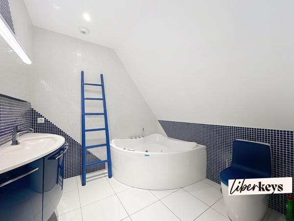 Grande propriété familiale avec piscine à Marcilly-la-Campagne