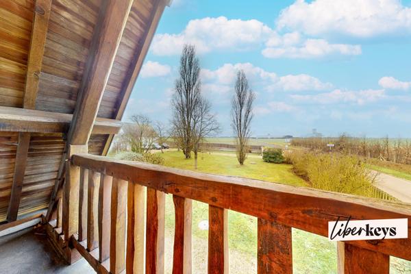 Grande propriété familiale avec piscine à Marcilly-la-Campagne