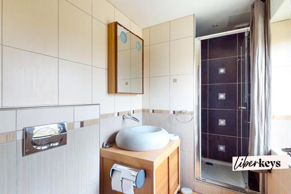 Grande propriété familiale avec piscine à Marcilly-la-Campagne