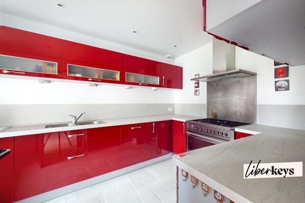 Grande propriété familiale avec piscine à Marcilly-la-Campagne