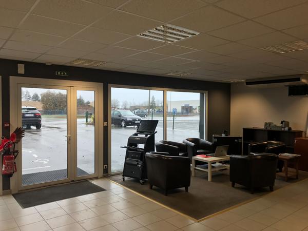 EXCLUSIVITE - A LOUER - Local commercial Laval 350 m2 environ , Laval EXCLUSIVITE - A LOUER - Local commercial Laval 350 m2 environ , Laval