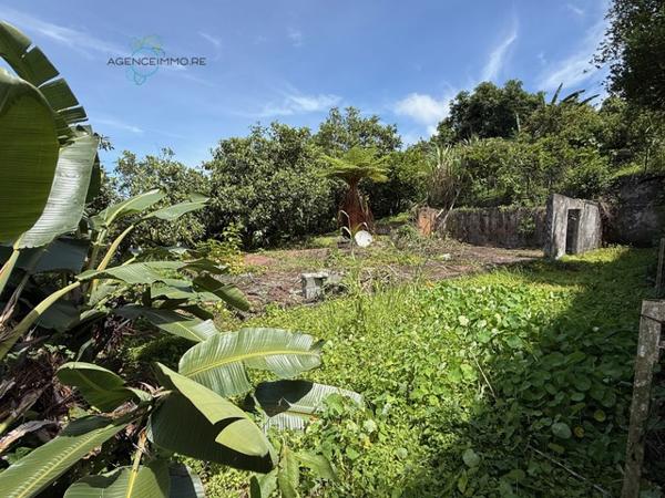 Terrain à bâtir de 1224m2 à Tan Rouge SAINT GILLES les hauts