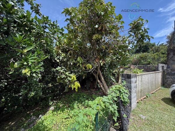 Terrain à bâtir de 1224m2 à Tan Rouge SAINT GILLES les hauts