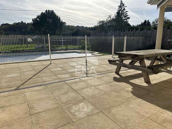 Maison à vendre indivoduelle  plain pied- 4 chambres avec piscine