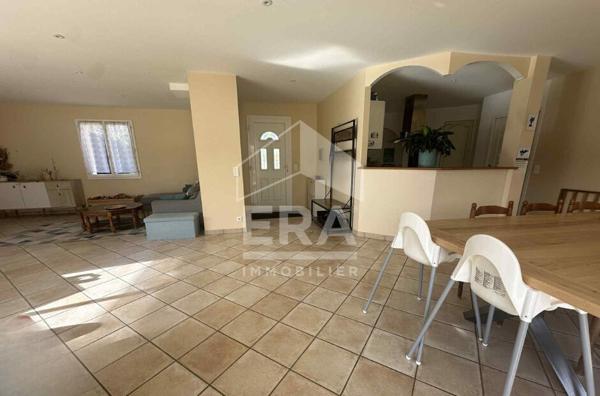 Maison à vendre indivoduelle  plain pied- 4 chambres avec piscine