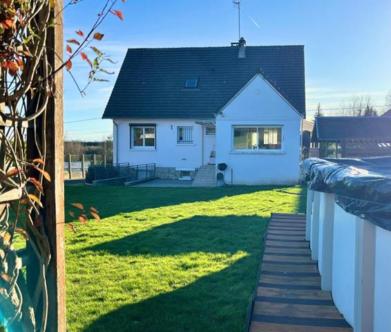 Maison  6 pièce(s) 140 m2 - Terrain 2556m²