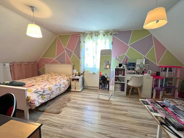 Maison  6 pièce(s) 140 m2 - Terrain 2556m²