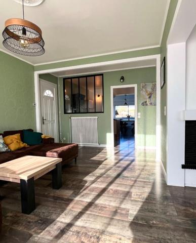 Maison  6 pièce(s) 140 m2 - Terrain 2556m²