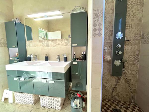 Maison  6 pièce(s) 140 m2 - Terrain 2556m²