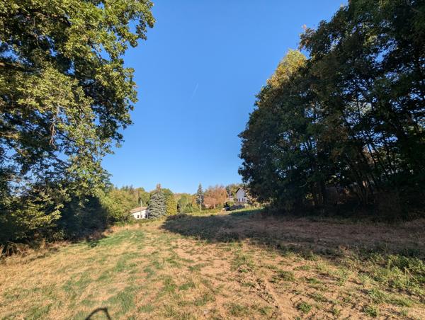 Terrain
        
        - 4200 m² Exclusivité 68 000 € *
