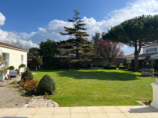 Maison rare avec grand terrain FOURAS Fouras Maison rare avec grand terrain FOURAS Fouras