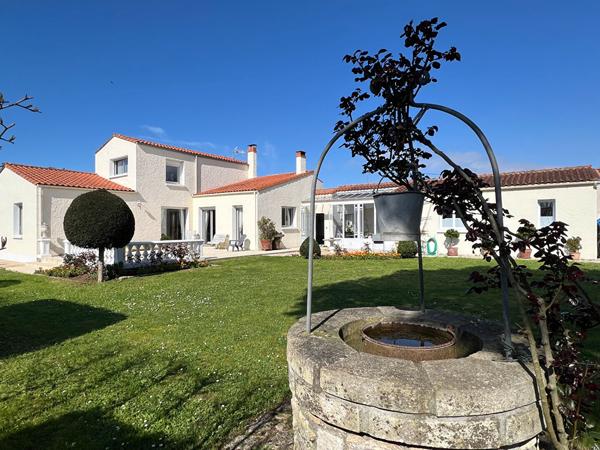 Maison rare avec grand terrain FOURAS Fouras Maison rare avec grand terrain FOURAS Fouras
