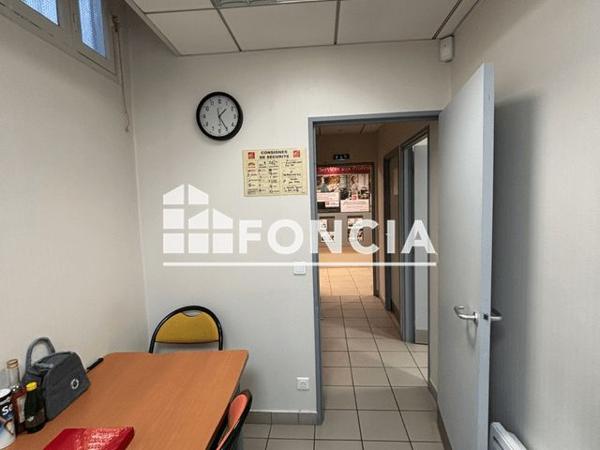 Location Local commercial 2 pièces - 98 RUE CHARDON LAGACHE Paris 75016