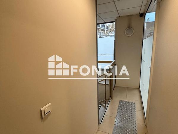 Location Local commercial 2 pièces - 98 RUE CHARDON LAGACHE Paris 75016