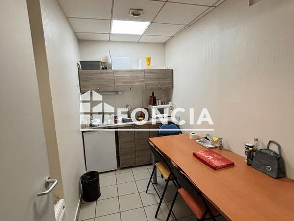 Location Local commercial 2 pièces - 98 RUE CHARDON LAGACHE Paris 75016