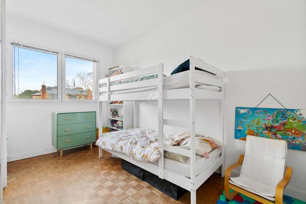 Appartement 4 pièces à vendre à Saint-Germain-en-Laye, secteur Forêt Hennemont 580 000 € **  - Référence  18326