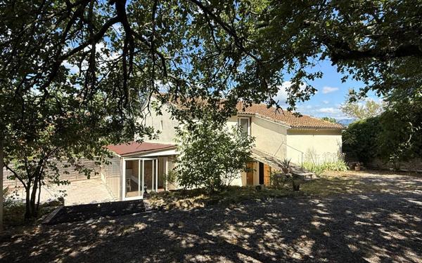 Maison à vendre    5 pièces •  Lablachère