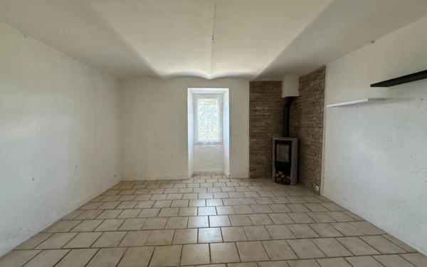 Maison à vendre    5 pièces •  Lablachère