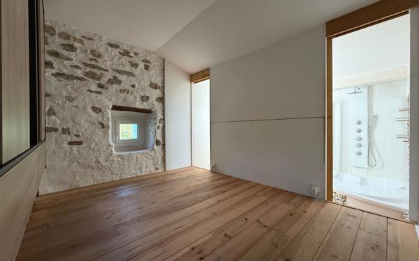 Maison à vendre    5 pièces •  Lablachère