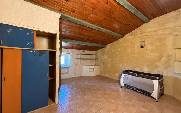 Maison à vendre    5 pièces •  Lablachère