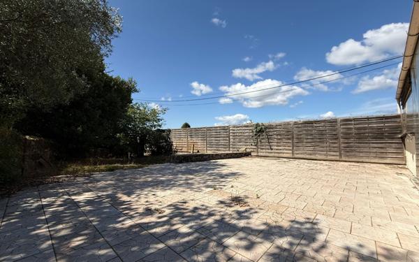 Maison à vendre    5 pièces •  Lablachère