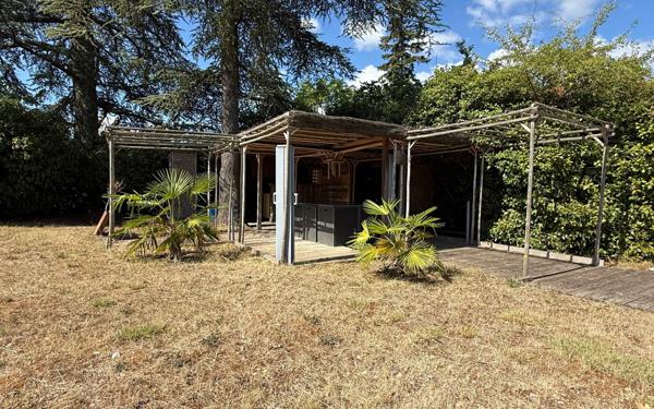 Maison à vendre    5 pièces •  Lablachère