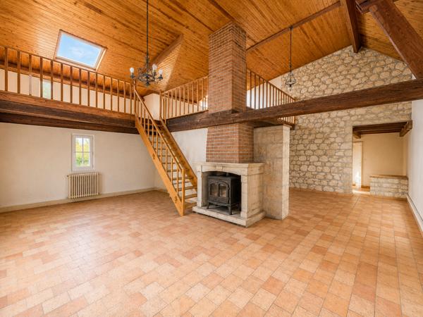Maison
         9 pièces
        - 194 m² 395 000 € *