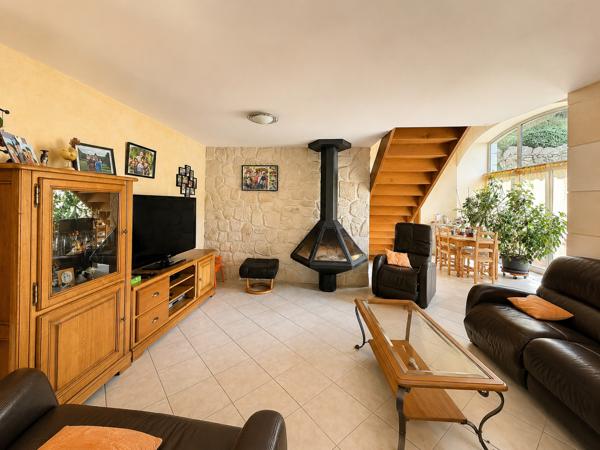 Maison
         9 pièces
        - 194 m² 395 000 € *