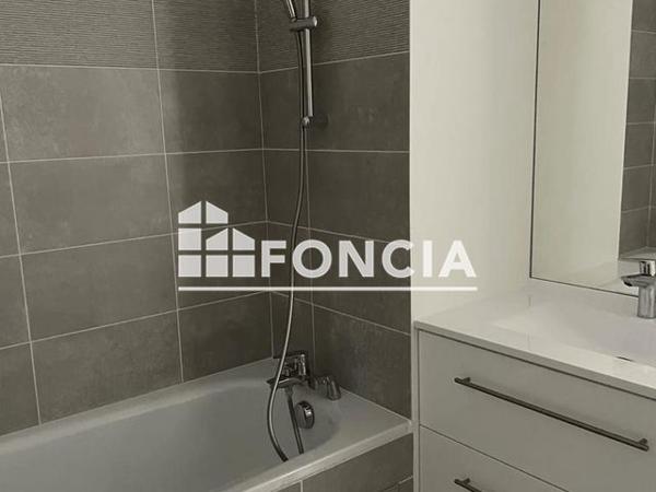 Location Appartement 3 pièces 59.6 m² - ROUTE DE THOIRY/RUE DE L'AMANDIER Neauphle Le Vieux 78640