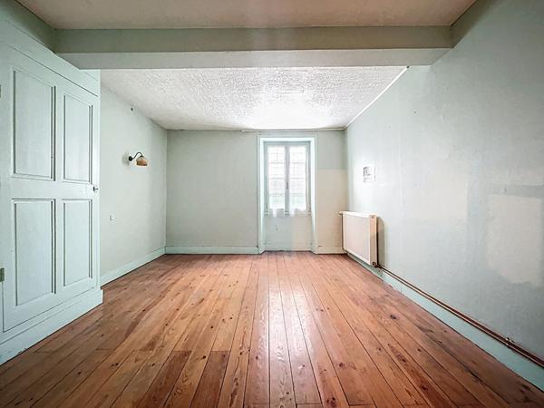 EXCLUSIVITE - LORIOL - MAISON DE 160 M² AVEC 170 M² DE DEPENDANCE