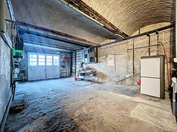 EXCLUSIVITE - LORIOL - MAISON DE 160 M² AVEC 170 M² DE DEPENDANCE