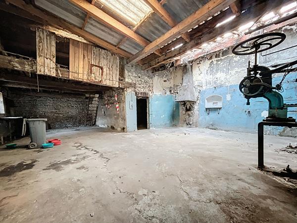 EXCLUSIVITE - LORIOL - MAISON DE 160 M² AVEC 170 M² DE DEPENDANCE