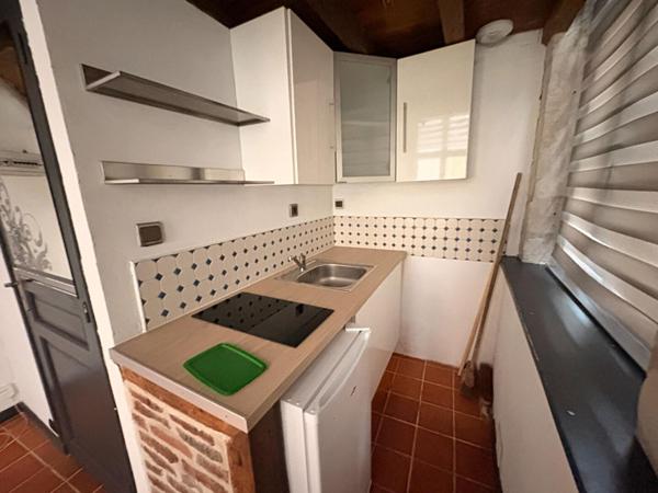 A LOUER : T1 à LILLE • rue d'Angleterre - Vieux lille • 500 € CC • Réf. G518-1