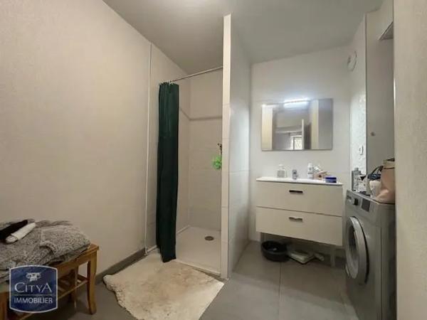 Appartement à louer 2 pièces 42.1m² Sète (34200)