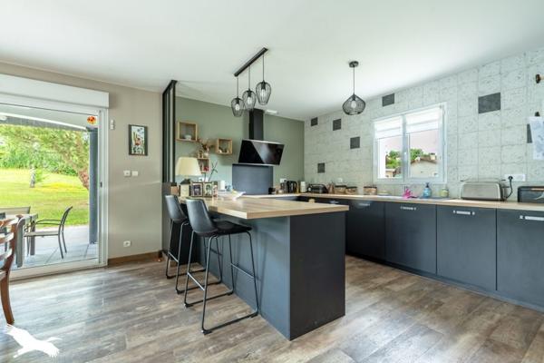 Maison à vendre 421 200 € Champcevinel 7 p 160 m² DPE B