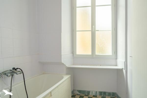 Maison à vendre 250 000 € Saujon 9 p 265 m² DPE G