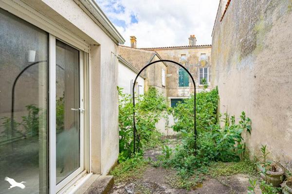 Maison à vendre 250 000 € Saujon 9 p 265 m² DPE G