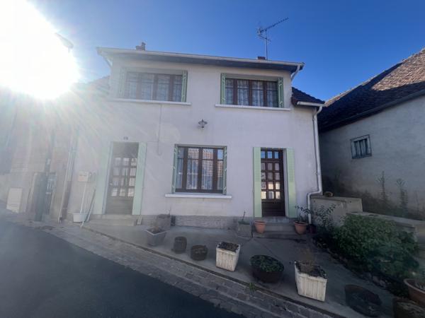 Maison de ville avec dépendance et jardin !
