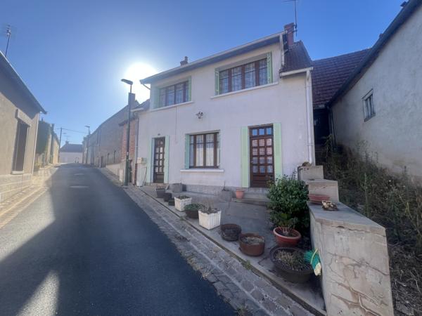 Maison de ville avec dépendance et jardin !
