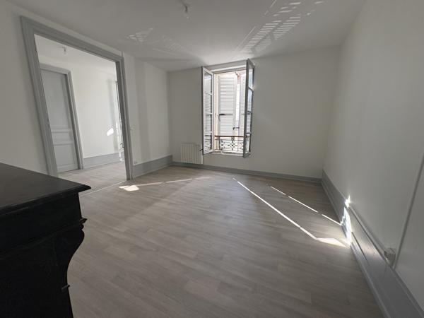 Appartement T4 avec terrasse et balcon