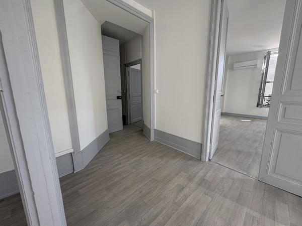 Appartement T4 avec terrasse et balcon